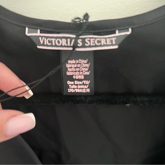 NWT Victoria’s Secret Love Satin Robe - Picture 6 of 8